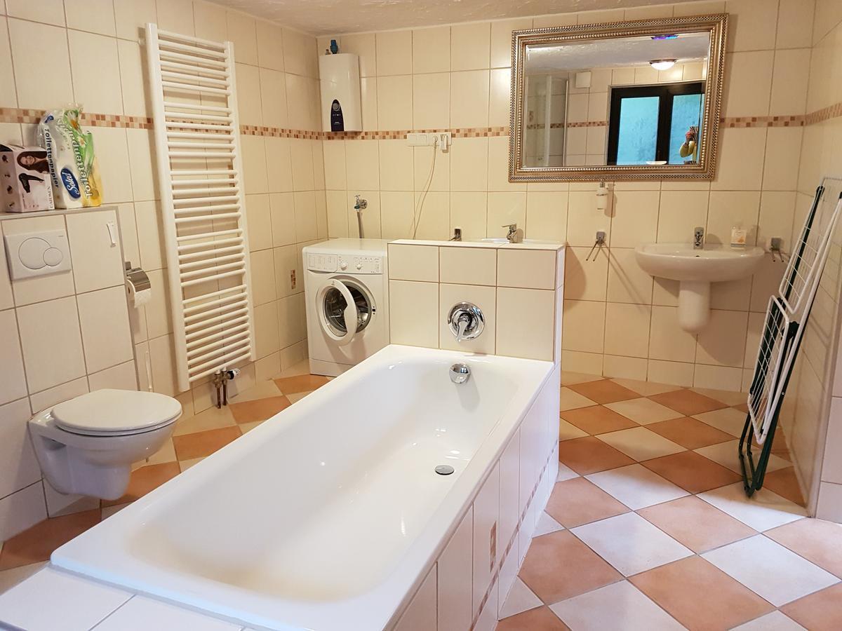 Haus Am Bachgasse - Haus Von 1777 Mit Sauna 摩泽尔河畔的泽尔 外观 照片