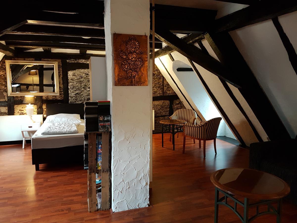 Haus Am Bachgasse - Haus Von 1777 Mit Sauna 摩泽尔河畔的泽尔 外观 照片